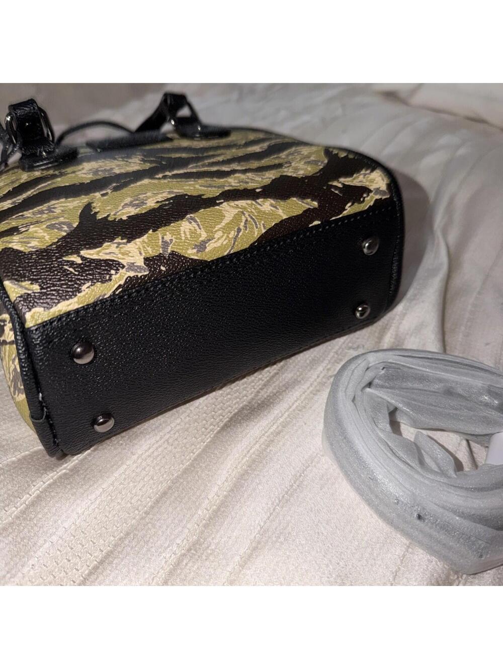 NEW w/ TAG Von Dutch SIBERIAN CAMO mini bowling bag clutch purse Y2K - Picture 5 of 8